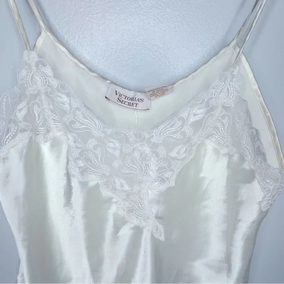 Victoria's Secret Vintage Cream Satin and Lace Teddy Bodysuit Size M - Picture 4 of 9